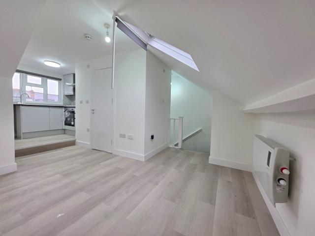 Studio for rent in Cricklewood, Greater London