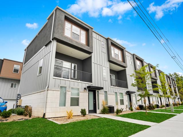 Townhouse for rent in Midvale