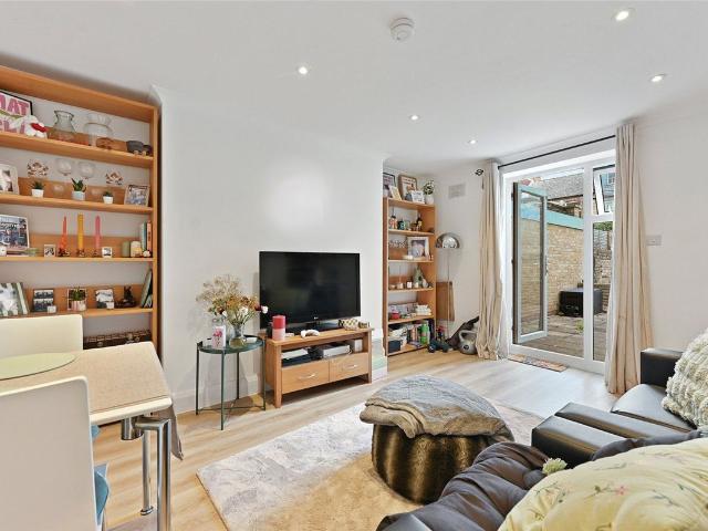 Apartment for rent in London Borough of Hammersmith and Fulham, Greater London
