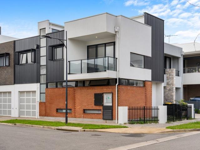 Townhouse for sale in Horseshoe Creek, South Australia