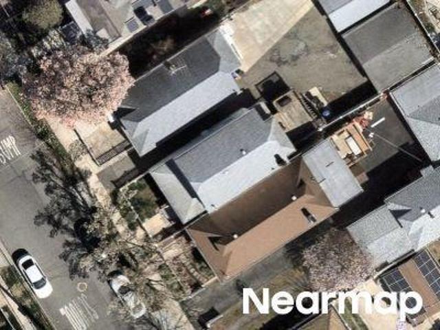 House for sale in The Bronx, Arverne