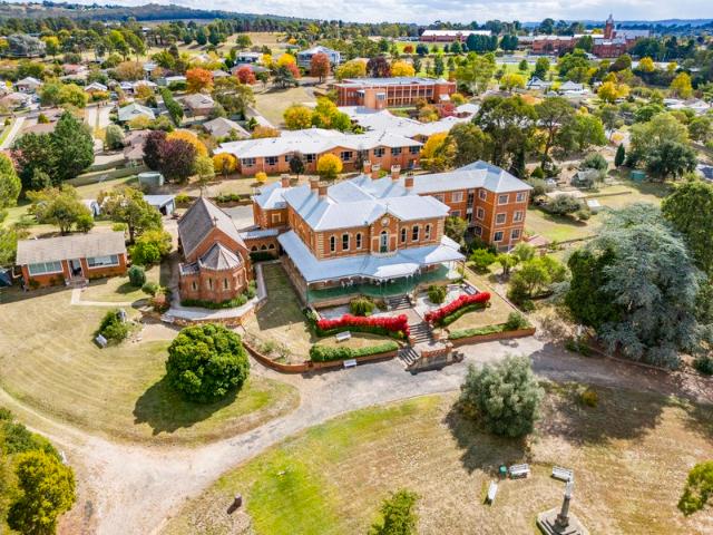 Townhouse for sale in Bathurst, New South Wales