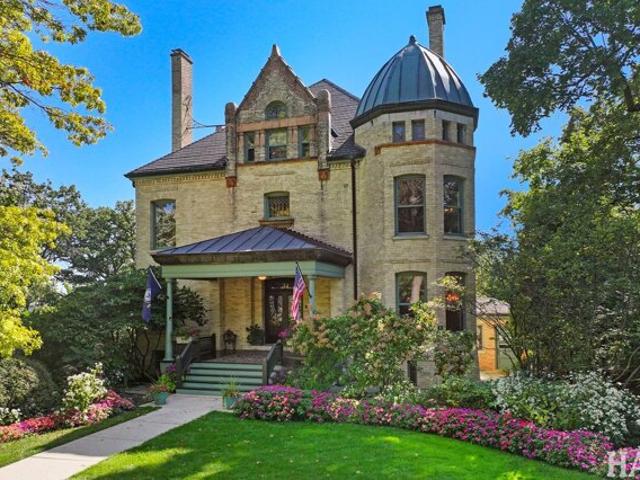 House for sale in Highland Park, Illinois