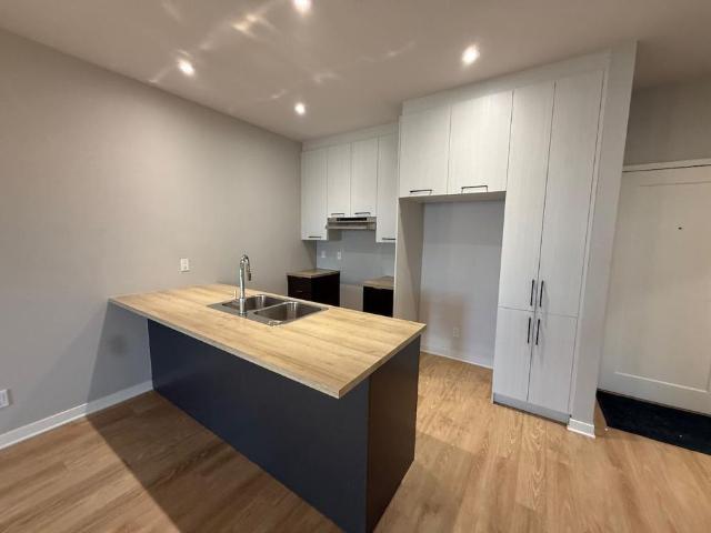 Apartment for rent in Saint-Mathias-sur-Richelieu, Montérégie