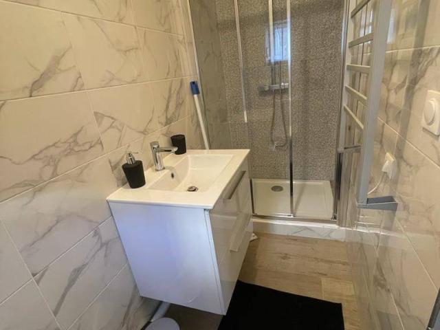 Studio location à Les Aires, Sorgues