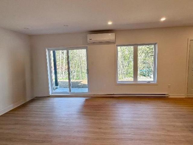 Apartment for rent in Les Collines-de-l'outaouais, Quebec