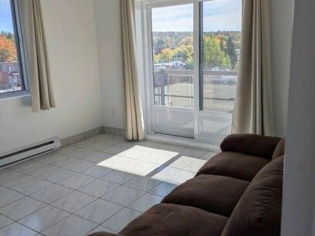 Apartment for rent in Les Jardins-de-napierville, Quebec