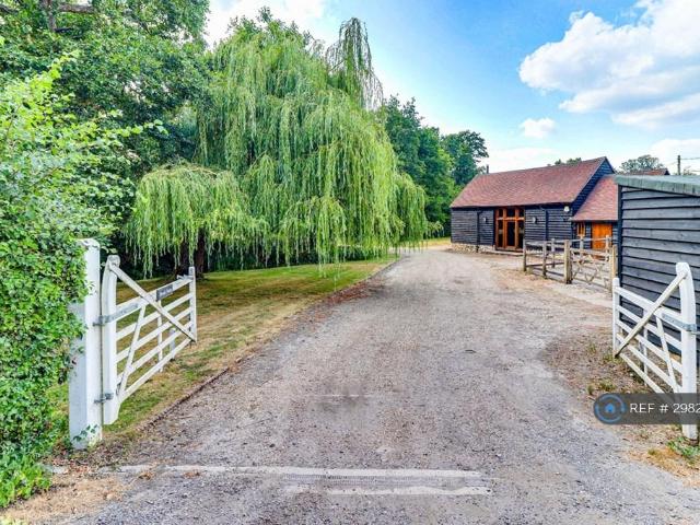 House for rent in Holmwood, Pachesham Park