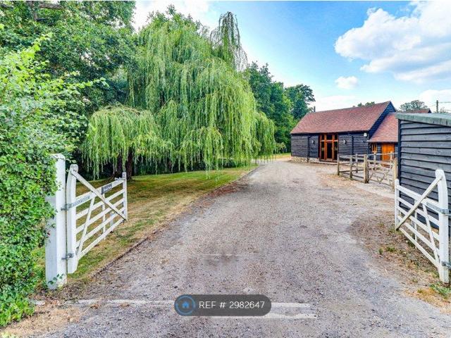 House for rent in Holmwood, Pachesham Park