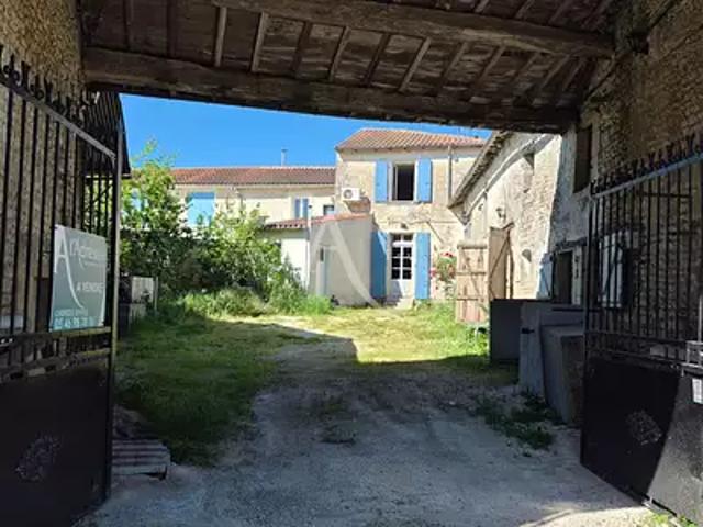 Maison vente à Saint-Jean-d'Angély, Loiré-sur-nie