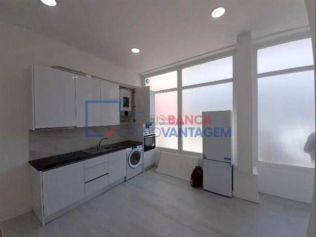 Loja venda em Alembrança, Almada