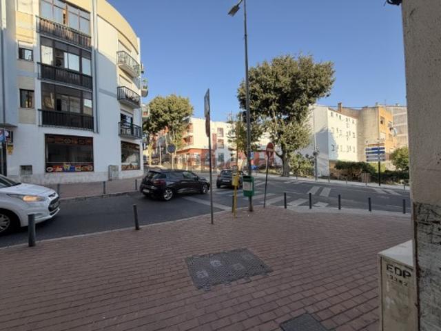 Armazém venda em Encosta do Sol, Amadora