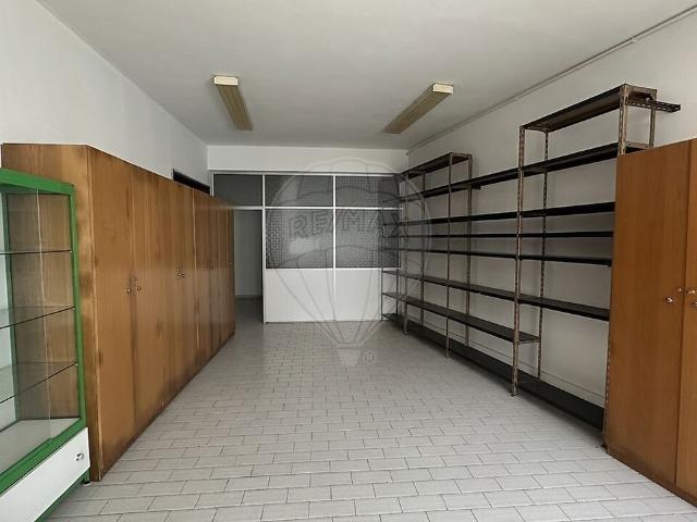Loja venda em Albergaria-a-Velha e Valmaior, Albergaria-a-Velha