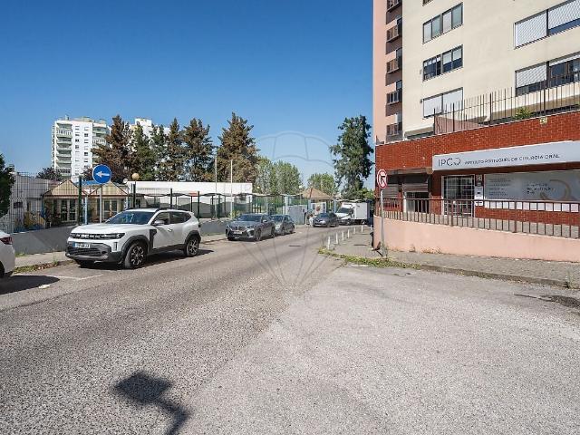 Loja venda em Quinta Grande, Amadora