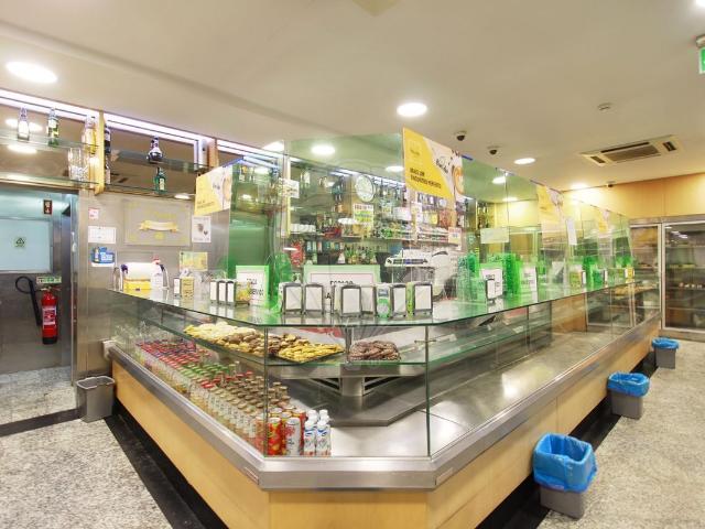 Loja venda em Torcatas, Almada