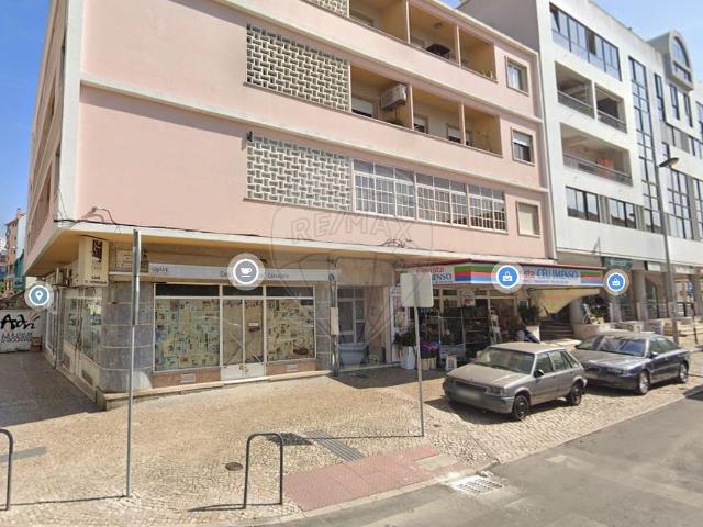 Loja venda em Cova da Piedade, Almada