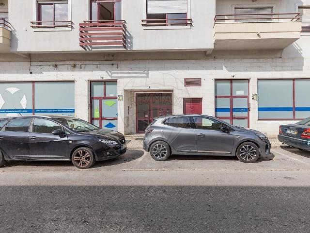 Loja venda em Cova da Piedade, Almada