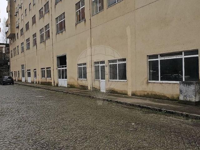 Loja venda em Alpendurada, Alpendorada, Várzea e Torrão