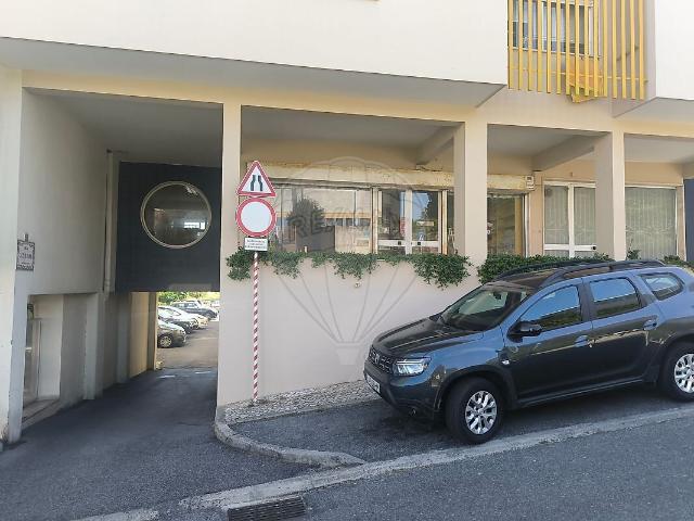 Loja venda em Casal de São Miguel, Oeiras