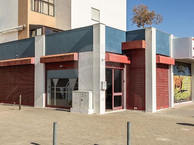 Loja venda em Quinta do Corvo, Santo António da Charneca