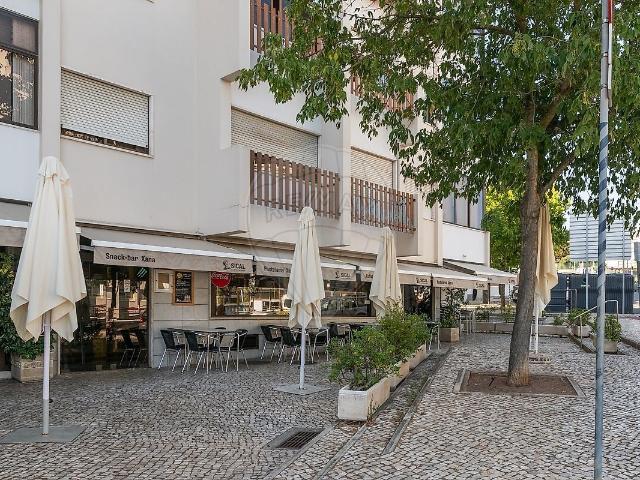 Loja venda em Carnaxide e Queijas, Oeiras