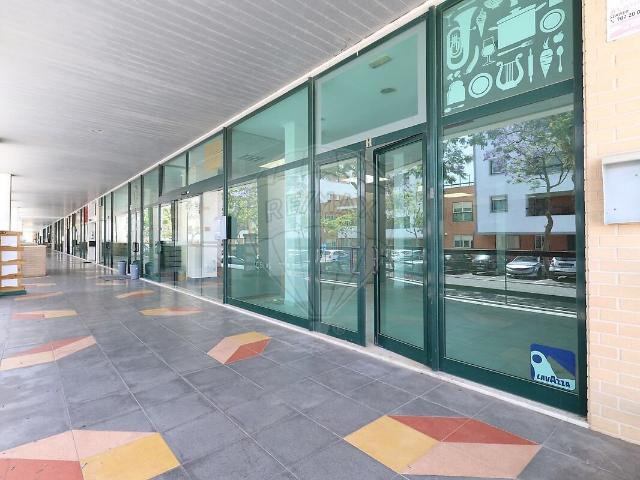 Loja venda em Carnaxide e Queijas, Oeiras