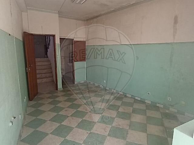 Loja venda em Casal de Cambra, Lisboa