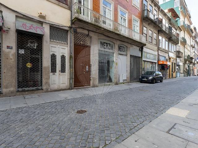 Loja venda em Conjunto Urbano da Ribeira, Porto