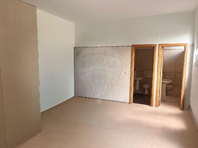 Loja venda em Quinta do Ministro, Almada
