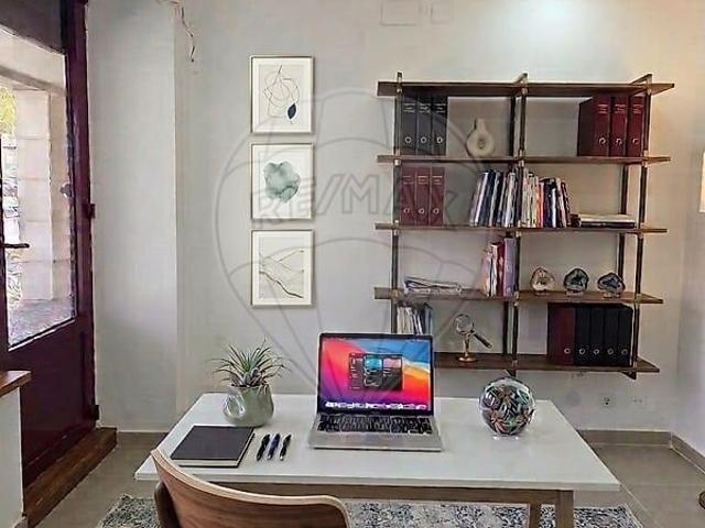 Loja venda em Laranjeiro e Feijó, Almada