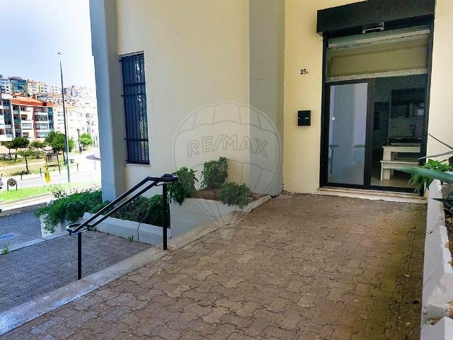Loja venda em Monte Abraão, Massamá e Monte Abraão