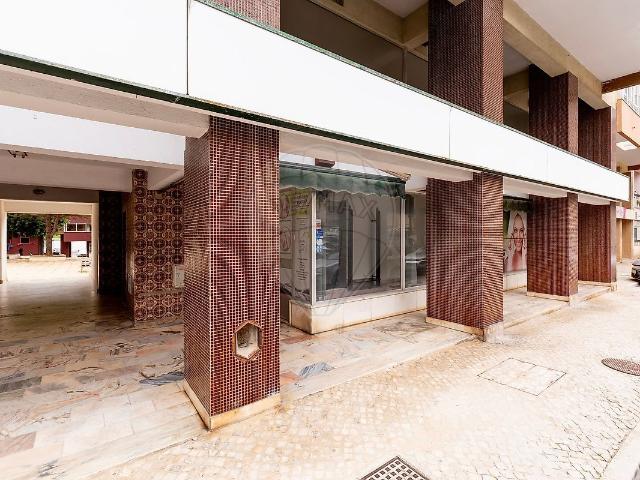Loja venda em Espargal, Oeiras