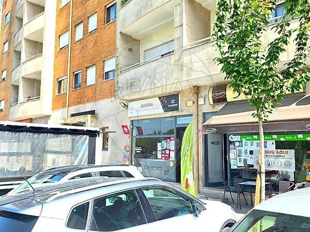 Loja venda em Paredes