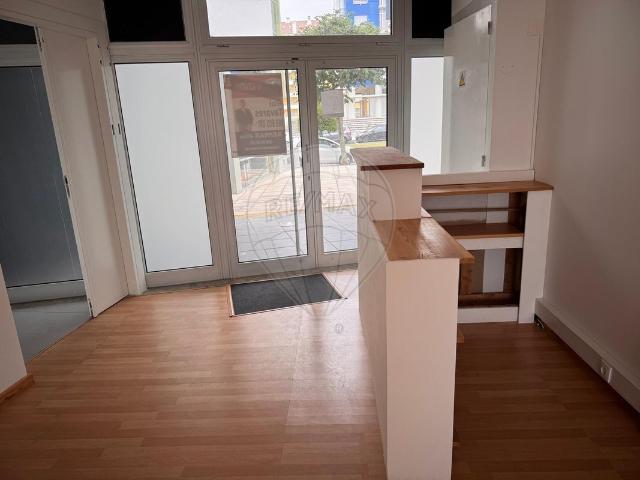 Ponto Comercial alugar em Ilha De São Miguel