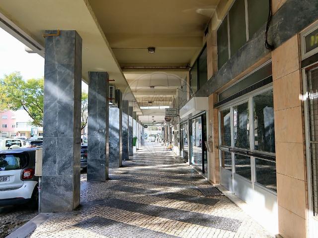Loja venda em Pontinha e Famões, Odivelas