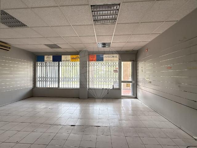 Loja venda em Barruncho, Odivelas