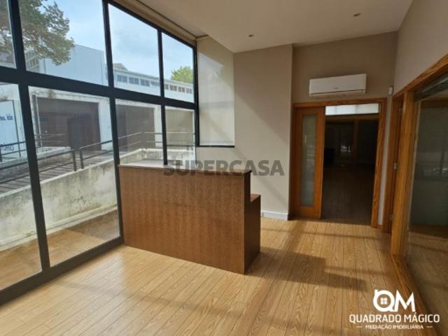 Armazém venda em Porto