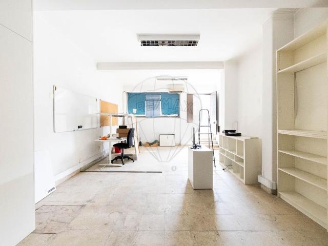 Loja venda em Terraços da Ponte, Santiago Dos Velhos