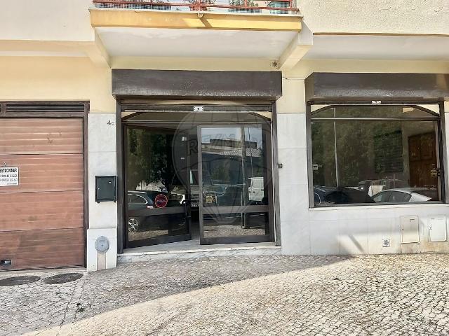 Loja venda em Sacavém e Prior Velho, Loures