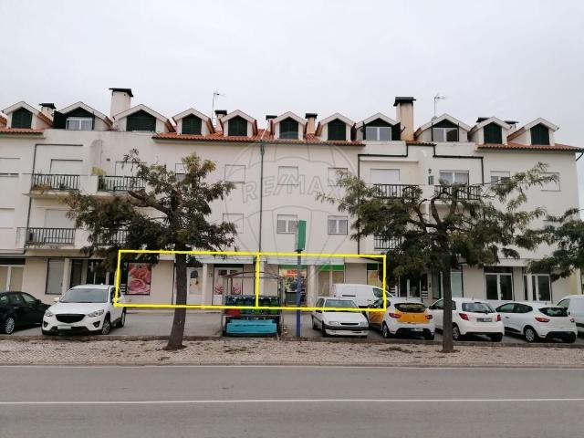 Loja venda em Couto Do Mosteiro, Viseu