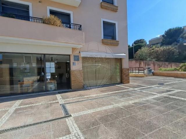 Loja venda em Urbanização do Almirante, Loures