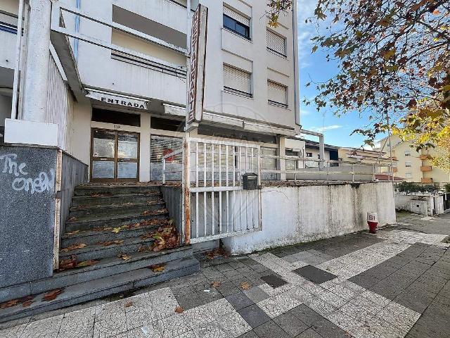 Loja venda em Castro de Avelãs, Bragança