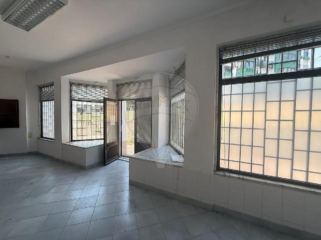 Loja venda em Reboleira, Amadora