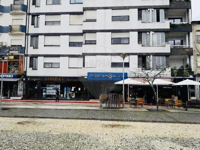 Loja venda em Gavião, Braga