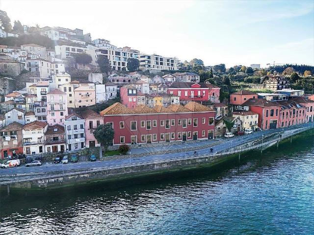 Loja venda em Lugar do Castelo, Vila Nova De Gaia