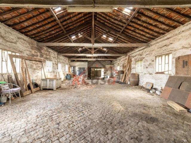 Armazém alugar em Sangemil, Águas Santas