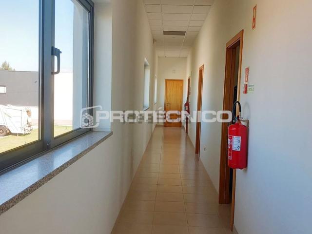 Armazém venda em Assilhó, Albergaria-a-velha