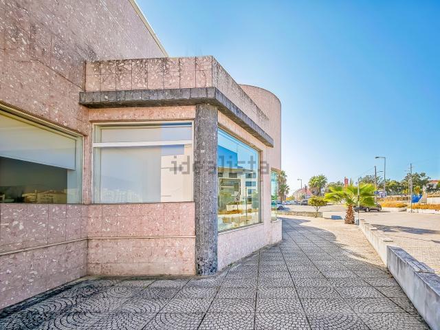 Loja alugar em Seixal, Setúbal