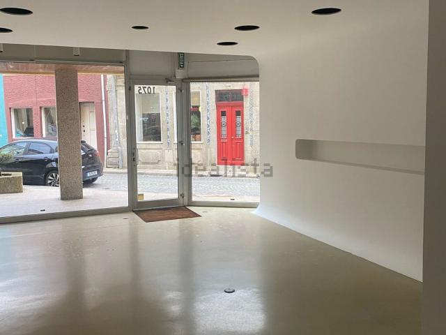 Loja alugar em Porto, Aldoar
