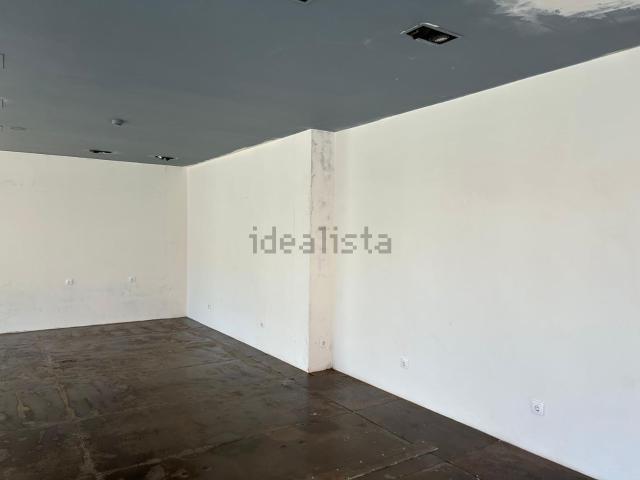 Armazém alugar em Porto, Aldoar